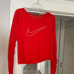 Nike dry fit cropped long sleeve shirt